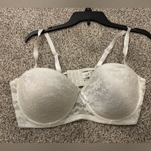Intéco Intimates White Ivory Lace Lightly Padded Bra Size 40DD